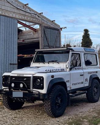Land Rover Defender TD4 Puma anno 2009 Motore 2.4