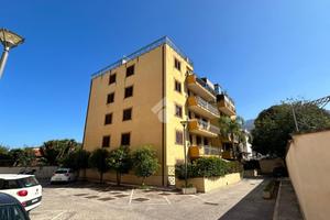 4 LOCALI A PALERMO