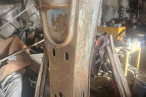 martello per escavatore PV 690  