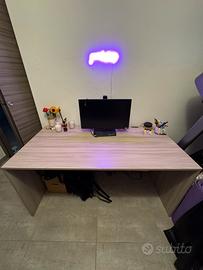 Scrivania moderna 150x75 cm – ottime condizionl