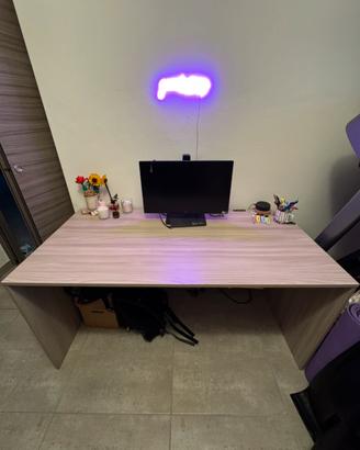 Scrivania moderna 150x75 cm – ottime condizionl