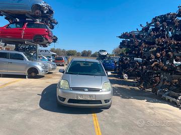 RICAMBI AUTO FORD FIESTA ANNO 2005 GRIGIA