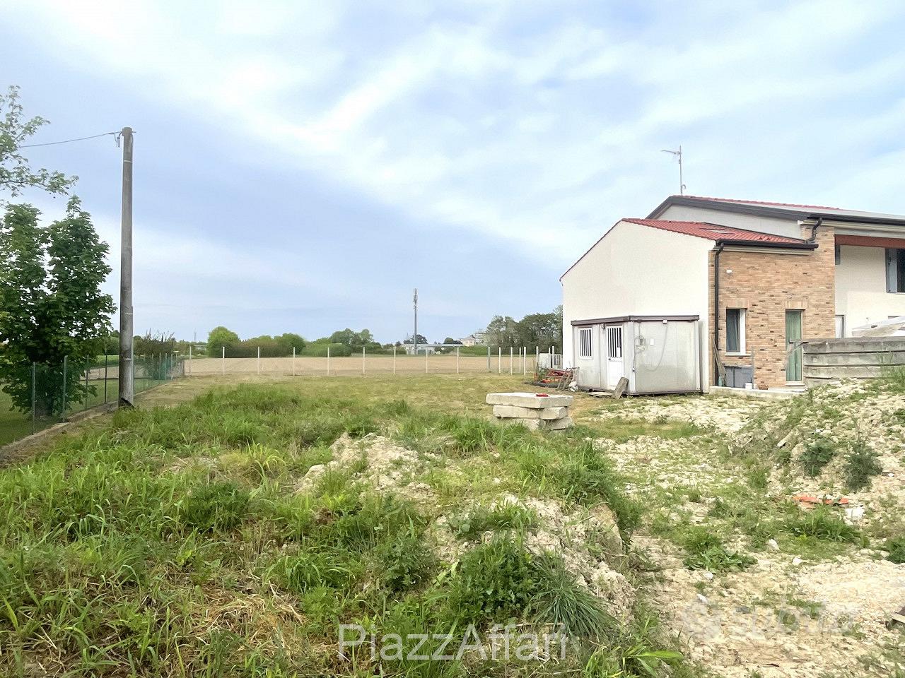 Lotto di terreno edificabile di 800 mq - 400 mc - Vista 3
