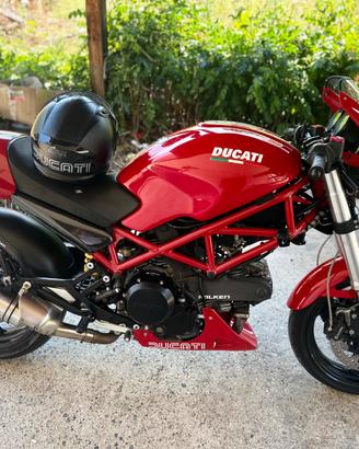 DUCATI MONSTER 695 a2