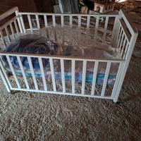 lettino per bimbo/a piccolo/a