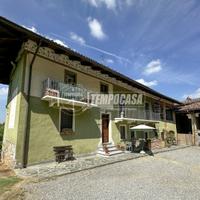 ELEGANTE CASALE A PIOVA' MASSAIA, IN PROVINCIA DI