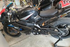 Suzuki gsxr 1000 2006 da pista