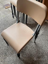 Stock 11 Sedie Impilabili - Robuste e Salvaspazio