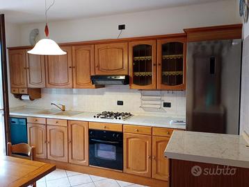 mobili cucina, soggiorno, camera matrimoniale