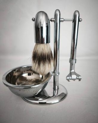 Set da barba in metallo cromato