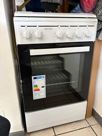 Cucina con forno semi nuova