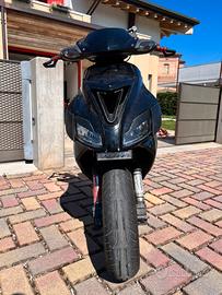 aprilia sr r
