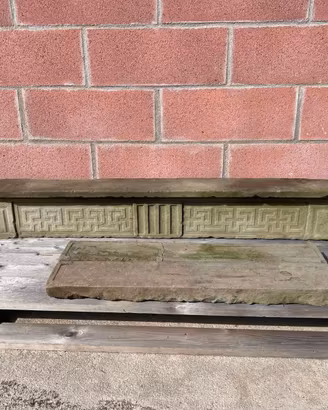 Antico portale/cornice da camino in pietra serena