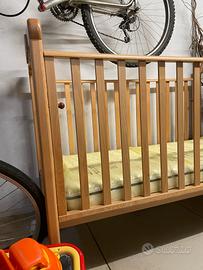 Lettino con materasso e cassettiera marca Erbesi