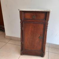 comodino antico