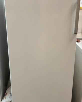 Congelatore  verticale Indesit