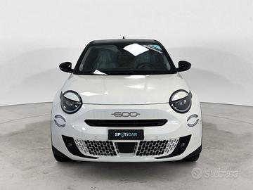 FIAT 600 Hybrid 110 CV DCT MHEV La Prima II