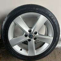 Cerchi lega vW Polo 6r da 16 pollici con gomme