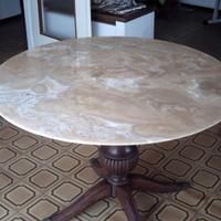 Tavolo tondo in onice