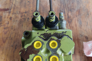 Distributore oleodinamico 2 leve