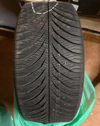Gomme 4 stagioni Goodyear Vector 4S 215/45 R16
