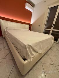 Letto matrimoniale con materasso