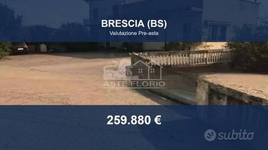 Immobile in asta di 395 m² con box auto a Brescia