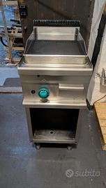 Fry top e mobile vetrina refrigerata