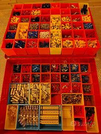 Valigia doppio scomparto, piena di puntalini e mor