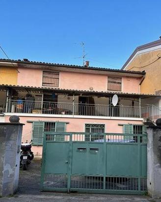 Immobile in asta di 220 m² con più di 5 locali a M