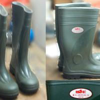 Stivali antinfortunistici N. 44 (DPI)