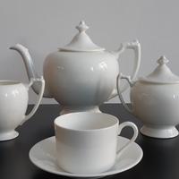 Coalport.Servizio te per 12 persone in Bone China.