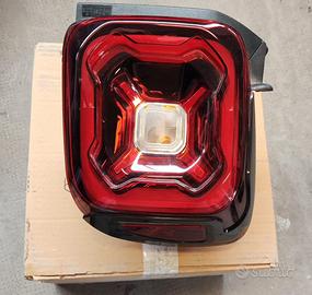 Faro e cofano jeep renegade