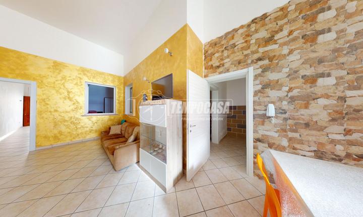 TRILOCALE CON GIARDINO A COPERTINO