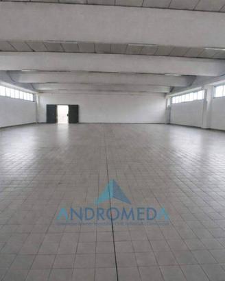 Immobile di 800 m² a Gricignano di Aversa