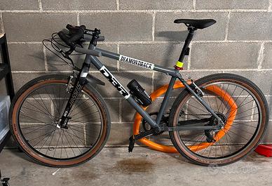 Gravel / MTB convertita Diamondback pronta all’uso