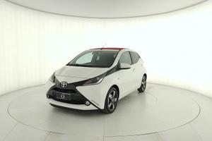 TOYOTA Aygo 5p 1.0 x-play m-mt my15
