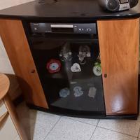 Tavolino porta TV con vetrinetta