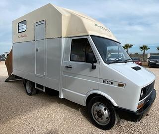 Fiat daily trasporto cavalli 2 posti PATENTE B