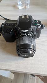 Nikon F50 35mm-obiettivo AF e borsa Samsonite