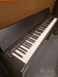 Roland F-140R Digital Piano