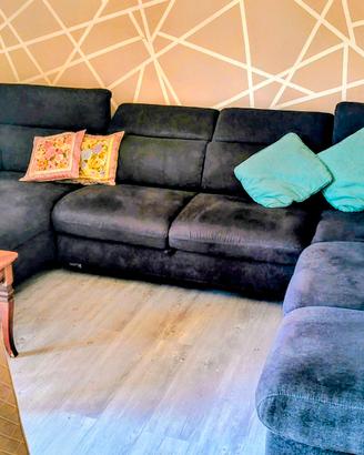 Max Divano ,con tre posti letto come da foto 