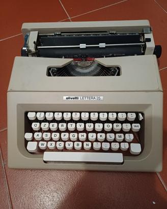 Macchina per scrivere Olivetti Lettera 25
