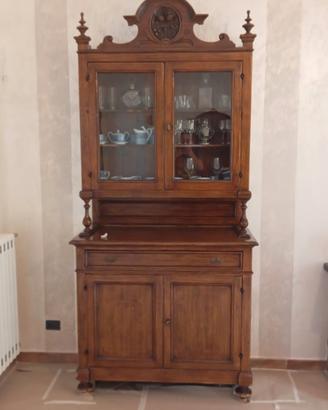 Credenza a Doppio Corpo con Vetrina in Noce
