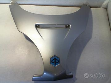CORNICE ANTERIORE GRIGIO CHIARO SCUDO X9 PIAGGIO 5
