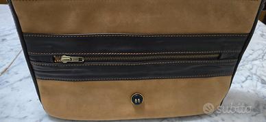 Borsa in pelle scamosciata 