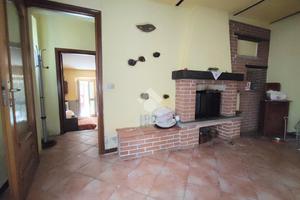 CASA SEMINDIPENDENTE A CAREZZANO