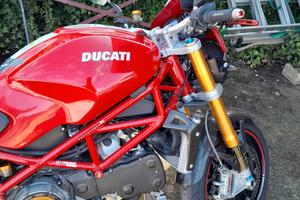Ducati Monster S4rs rossa e bianca