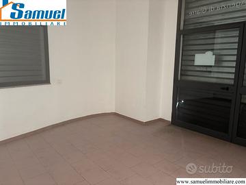 Giarre centro, bottega di 70 mq