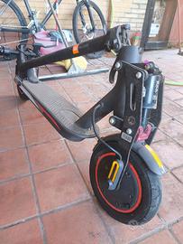 Monopattino Xiaomi Mi Electric Scooter Pro 2